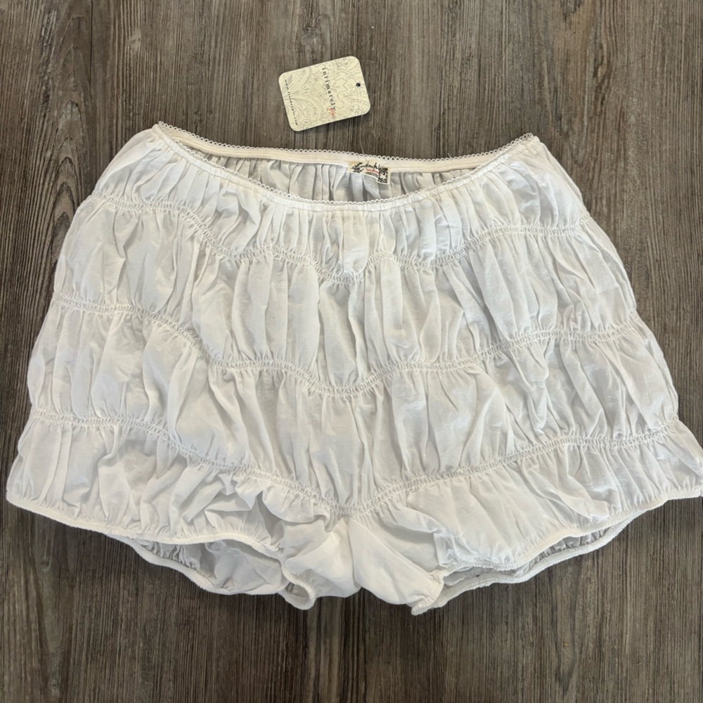 NWT Free People White Ruffled Bloomer Shorts